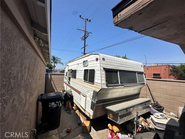 10673 Saticoy Street, Sun Valley (los Angeles) CA 91352
