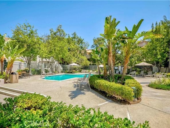 31 Gaviota 136, Rancho Santa Margarita CA 92688