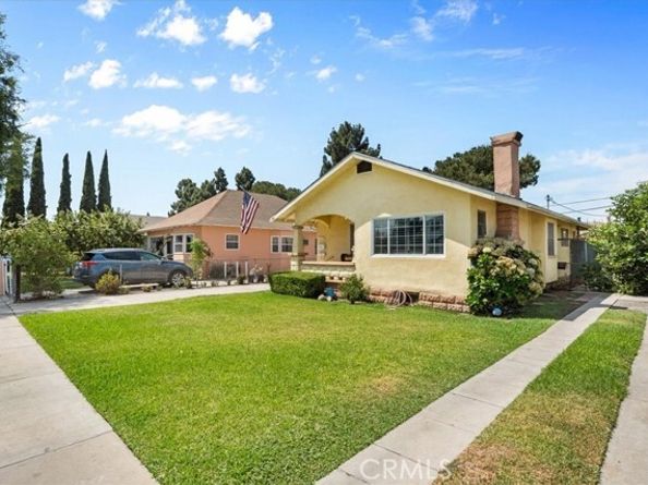 7715 Whitsett, Los Angeles CA 90001