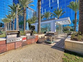 877 Francisco 1717, Los Angeles CA 90017