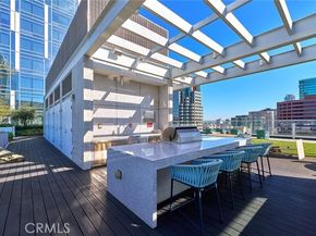 877 Francisco 1717, Los Angeles CA 90017