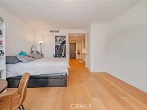 877 Francisco 1717, Los Angeles CA 90017