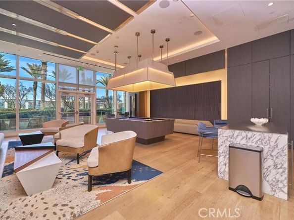 877 Francisco 1717, Los Angeles CA 90017