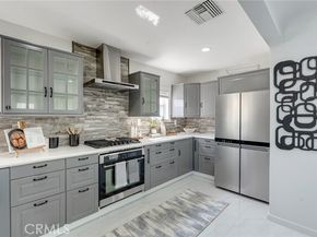1381 W Summerland, San Pedro (los Angeles) CA 90732