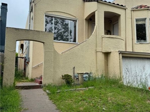 2123 High Street, Oakland CA 94601