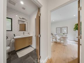 2131 Virginia Avenue, Santa Monica CA 90404