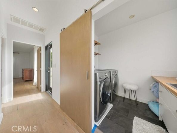 2131 Virginia Avenue, Santa Monica CA 90404