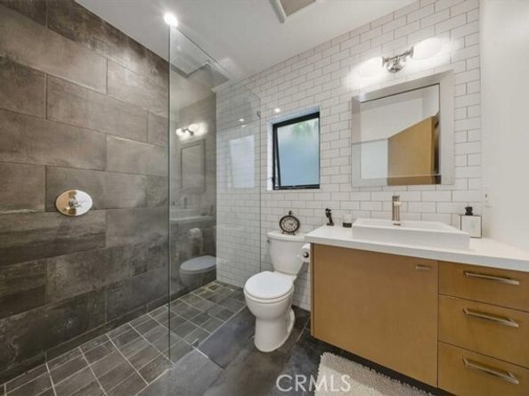2131 Virginia Avenue, Santa Monica CA 90404