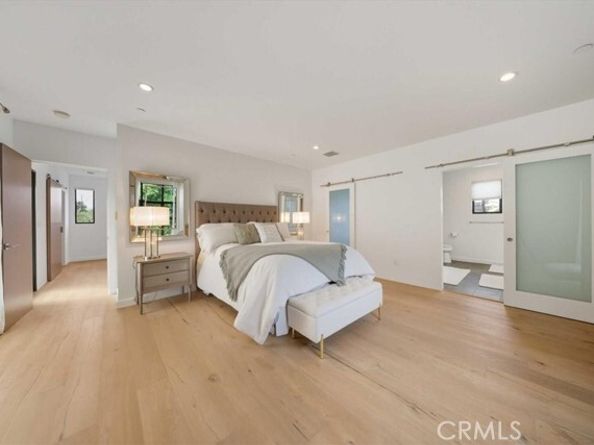 2131 Virginia Avenue, Santa Monica CA 90404