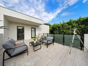 2131 Virginia Avenue, Santa Monica CA 90404