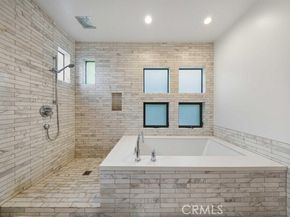 2131 Virginia Avenue, Santa Monica CA 90404