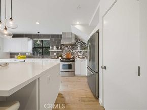 2131 Virginia Avenue, Santa Monica CA 90404