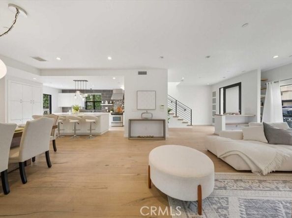 2131 Virginia Avenue, Santa Monica CA 90404