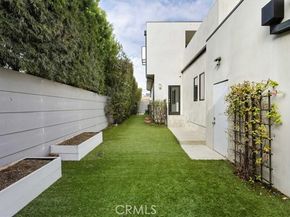 2131 Virginia Avenue, Santa Monica CA 90404