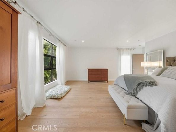 2131 Virginia Avenue, Santa Monica CA 90404