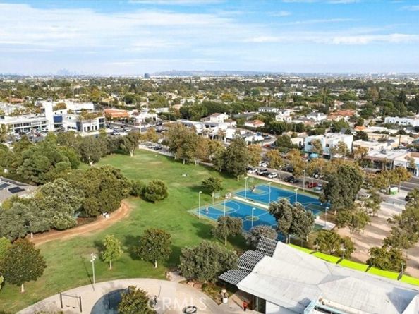 2131 Virginia Avenue, Santa Monica CA 90404