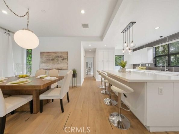 2131 Virginia Avenue, Santa Monica CA 90404