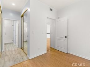 11225 Peach Grove 203, North Hollywood (los Angeles) CA 91601
