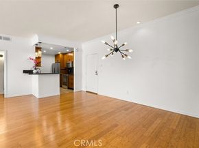 11225 Peach Grove 203, North Hollywood (los Angeles) CA 91601