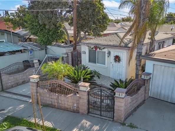 4610 Leonis, Commerce CA 90040