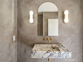 3924 Dublin, Los Angeles CA 90008