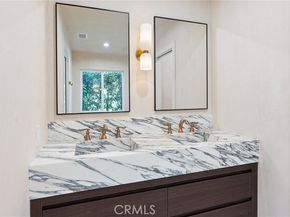 3924 Dublin, Los Angeles CA 90008