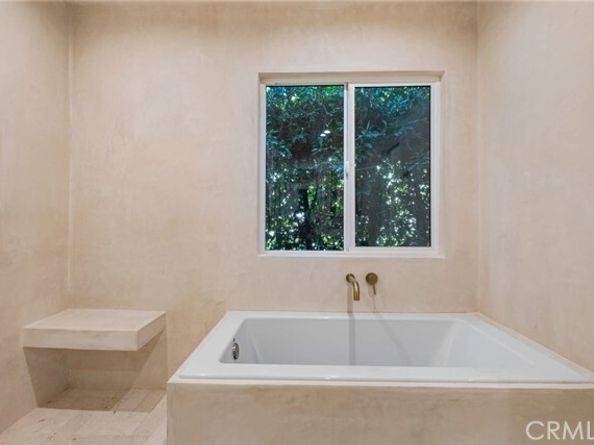 3924 Dublin, Los Angeles CA 90008