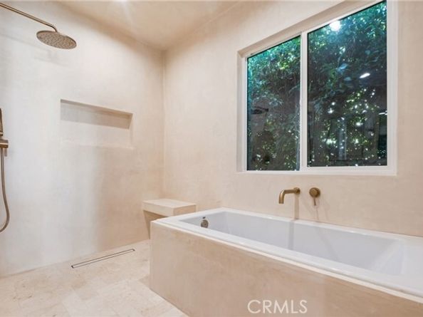 3924 Dublin, Los Angeles CA 90008
