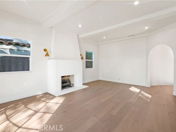 3924 Dublin, Los Angeles CA 90008