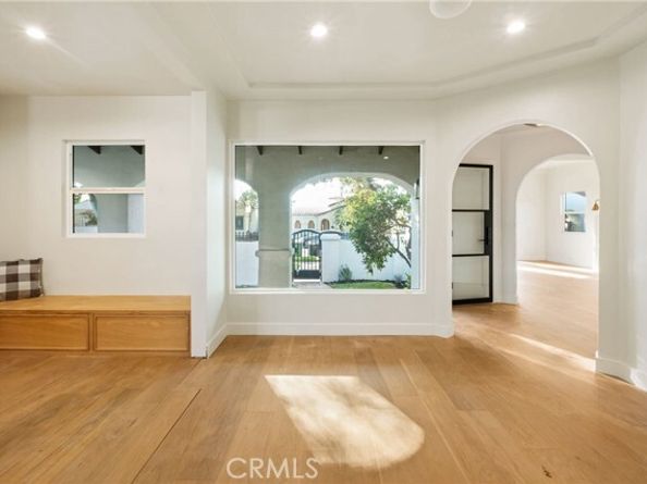 3924 Dublin, Los Angeles CA 90008