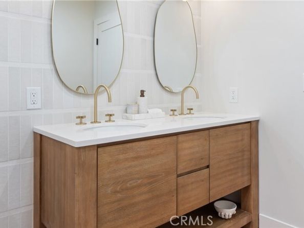 3924 Dublin, Los Angeles CA 90008