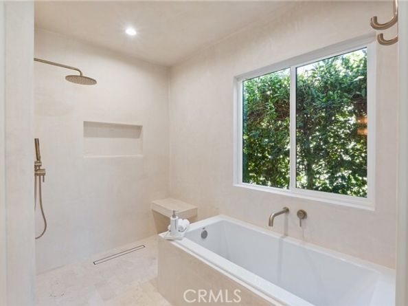 3924 Dublin, Los Angeles CA 90008