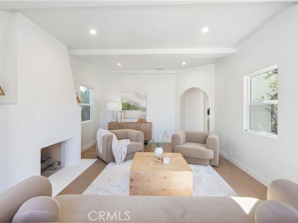 3924 Dublin, Los Angeles CA 90008