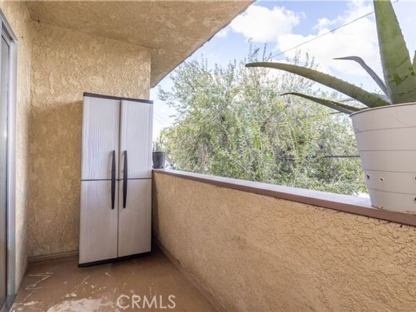 6255 Woodman ave Unit 207, Los Angeles CA 91401