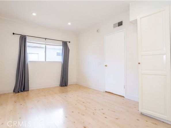 6255 Woodman ave Unit 207, Los Angeles CA 91401