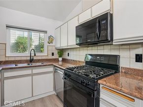 11377 Osborne Place 13, Sylmar (los Angeles) CA 91342