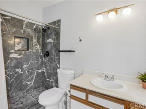 11377 Osborne Place 13, Sylmar (los Angeles) CA 91342