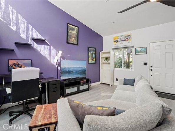 11377 Osborne Place 13, Sylmar (los Angeles) CA 91342