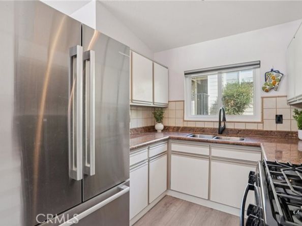 11377 Osborne Place 13, Sylmar (los Angeles) CA 91342