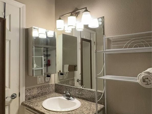 12375 Osborne Place 07, Pacoima (los Angeles) CA 91331
