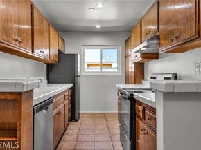 5414 Newcastle Avenue 49, Encino (los Angeles) CA 91316