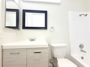 8601 International 177, Canoga Park (los Angeles) CA 91304