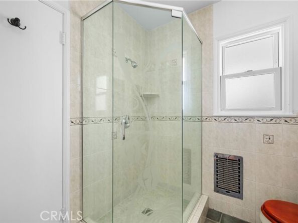 6818 Varna Avenue, Los Angeles CA 91405