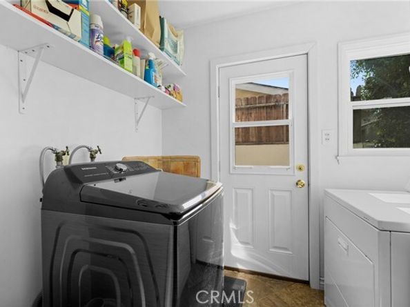 6818 Varna Avenue, Los Angeles CA 91405