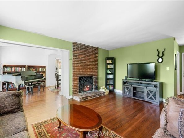 6818 Varna Avenue, Los Angeles CA 91405