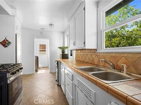6818 Varna Avenue, Los Angeles CA 91405