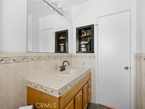 6818 Varna Avenue, Los Angeles CA 91405