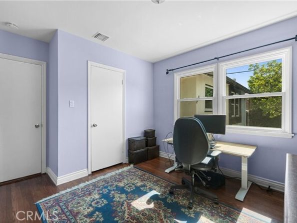6818 Varna Avenue, Los Angeles CA 91405