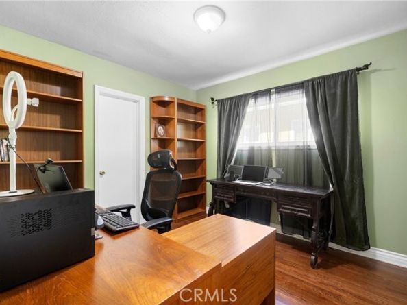 6818 Varna Avenue, Los Angeles CA 91405