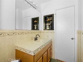 6818 Varna Avenue, Los Angeles CA 91405